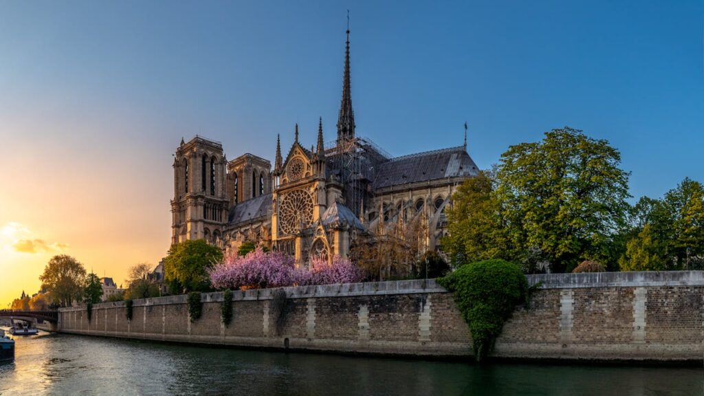 The Tranquil Île de la Cité