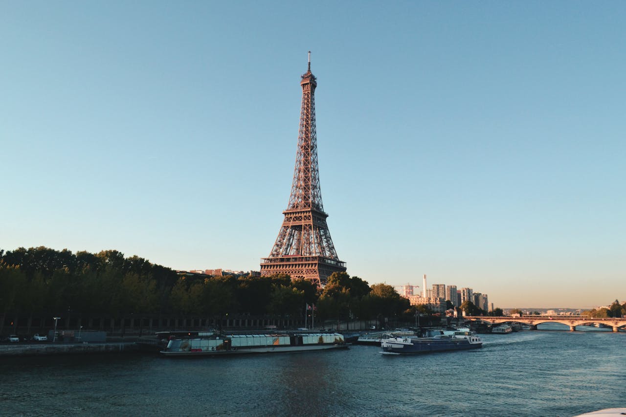 Top 10 Most Popular Tourist Destinations in Paris for an Unforgettable Experience